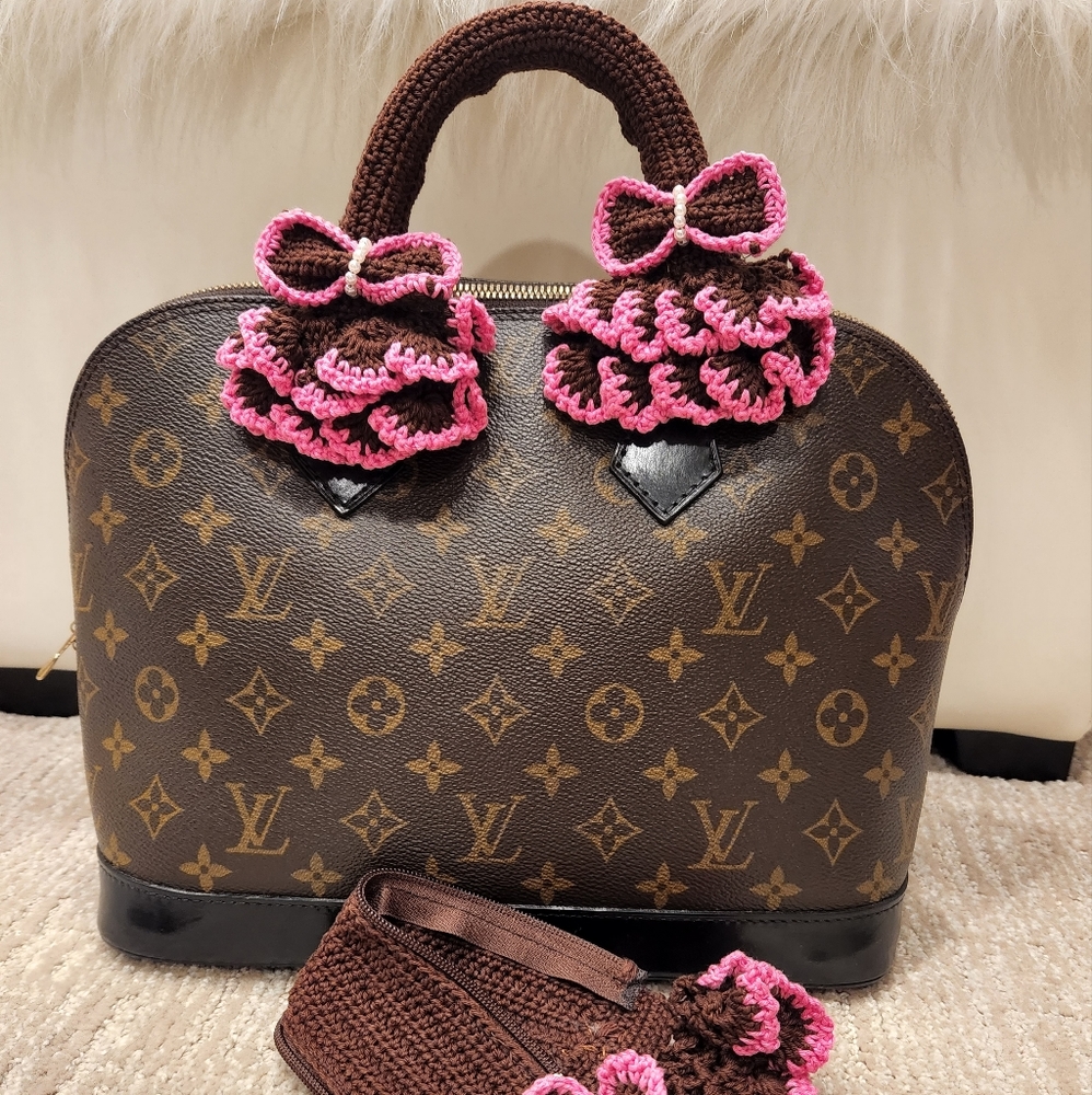 Handmade Crochet handbag handle cover!